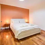 Beautiful Oasis 1 Bed Sleeps 3