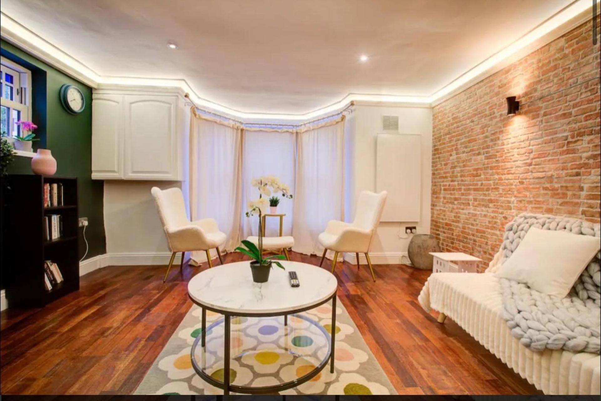 Beautiful Oasis 1 Bed Sleeps 3 Appartamento *